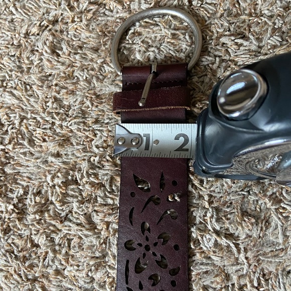 American eagle leather belt size Medium - Picture 4 of 4